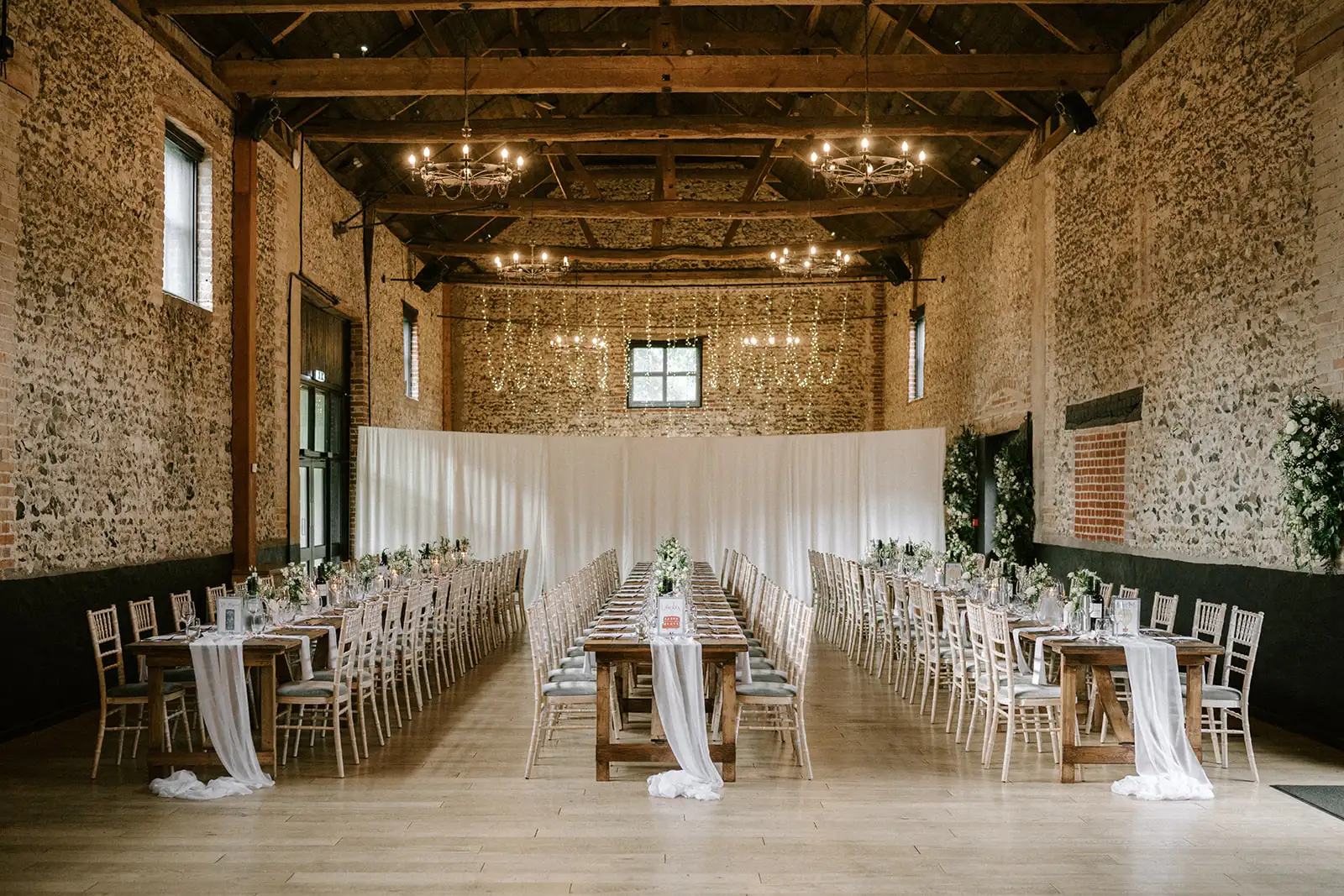 Charlotte and Edmund Wedding Laura Williams Photography 768 Elizabeth Hall