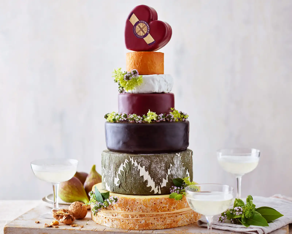 10 Top Tips for Your Perfect Cheese Wedding Cake
