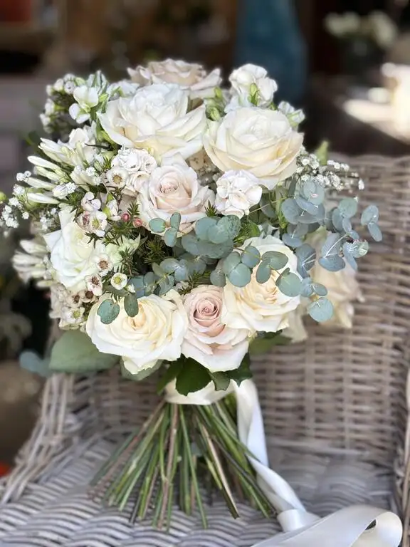 Wedding Flowers That Feel Like You: Expert Advice from Oak & Ivy